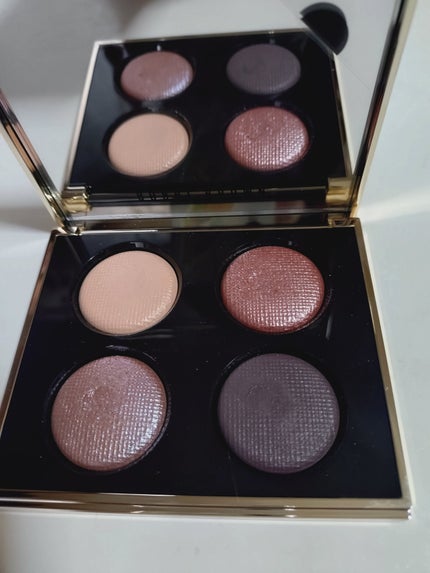 リュクス アイシャドウ クォード グロウ ウィズ ラブ コレクション/BOBBI BROWN/アイシャドウパレットを使ったクチコミ(1枚目)