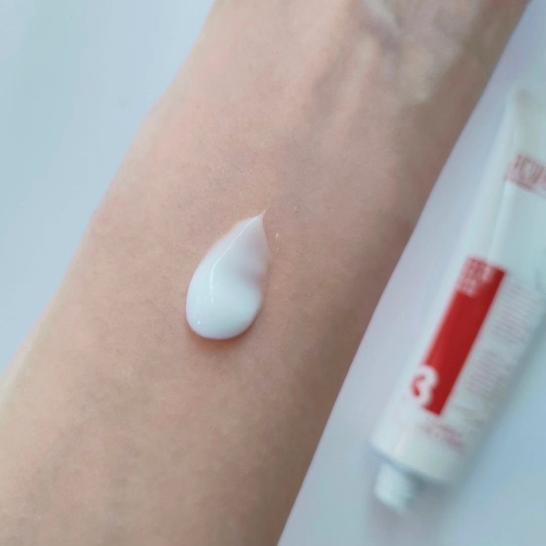 リアル アクア バランシング アンプル/ACWELL/美容液を使ったクチコミ（3枚目）