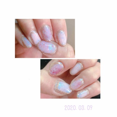 【#ジェルネイル💅】

今回は白基調にしたマーブル💅
ボルドーと薄ピンク交互にして
周りをゴールドラメで囲んでみた〜◡̈⃝︎⋆︎*

本当はもっと濃いのが良いけど仕事あるし。。
これも派手かなだめかなー