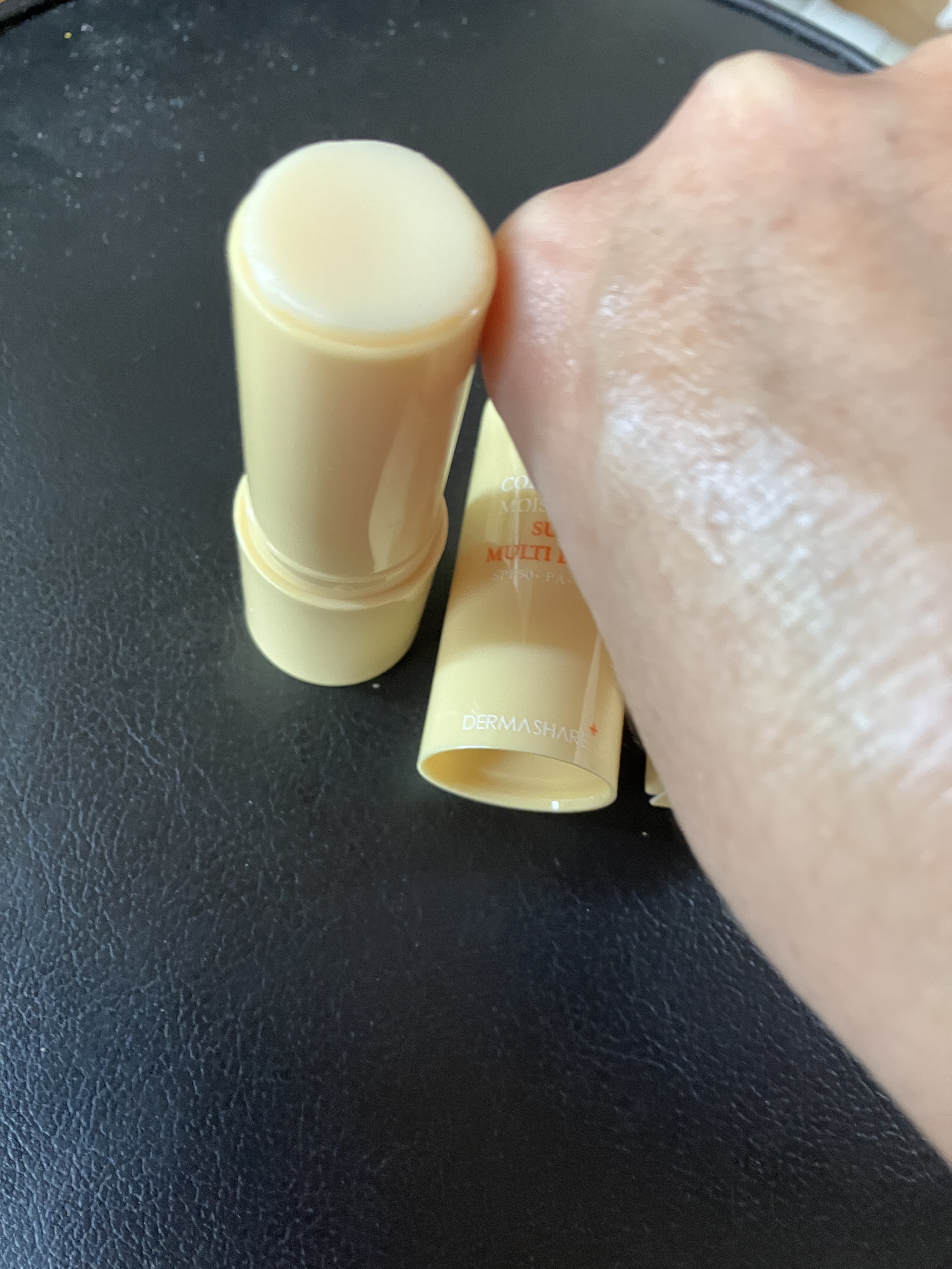 コラーゲンモイスチャーSUNマルチバーム/DERMASHARE/日焼け止めスティックを使ったクチコミ（3枚目）