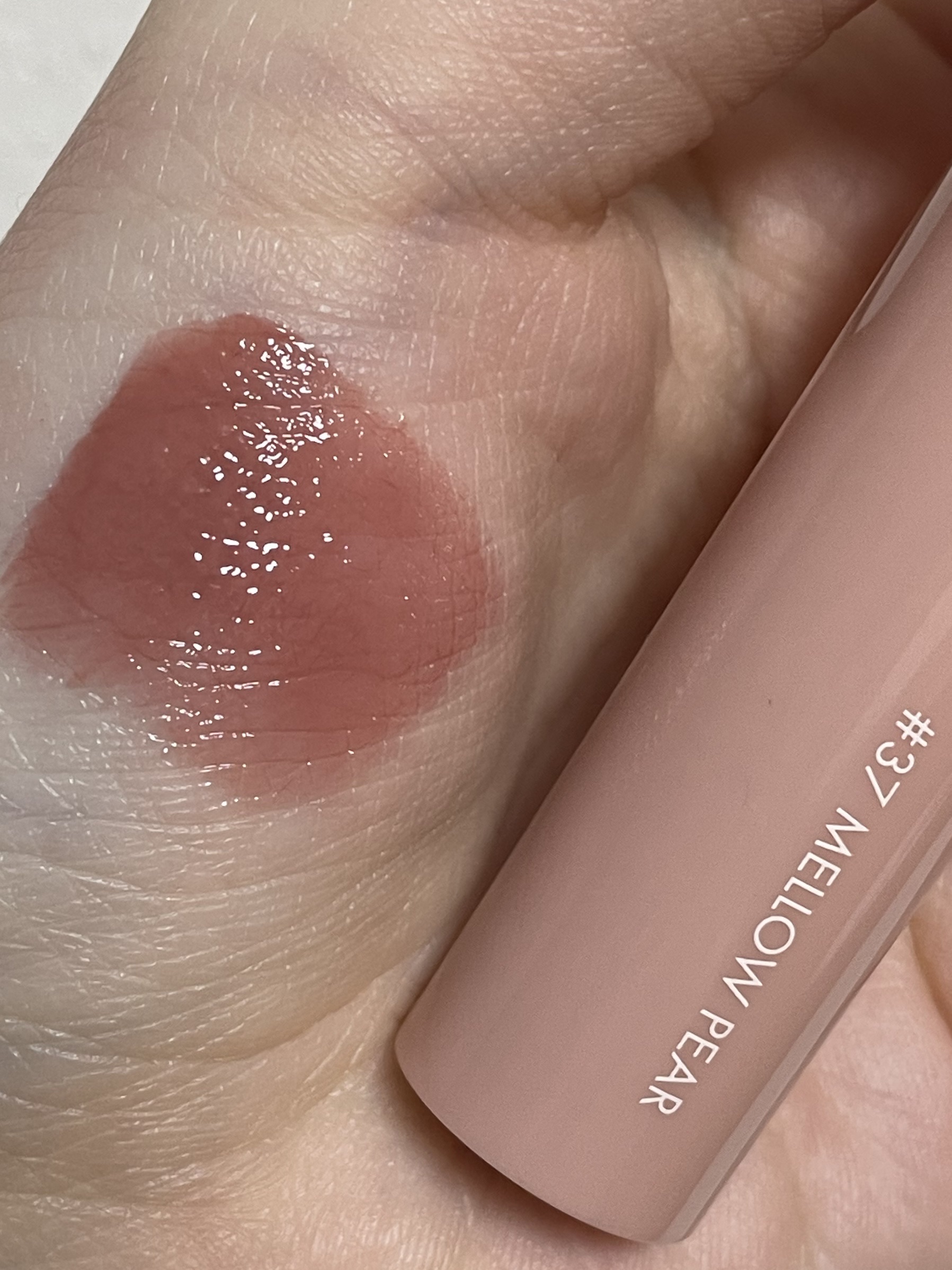 ジューシーラスティングティント 37 メロウペアー(MELLOW PEAR)/rom&nd/リップティントを使ったクチコミ（3枚目）