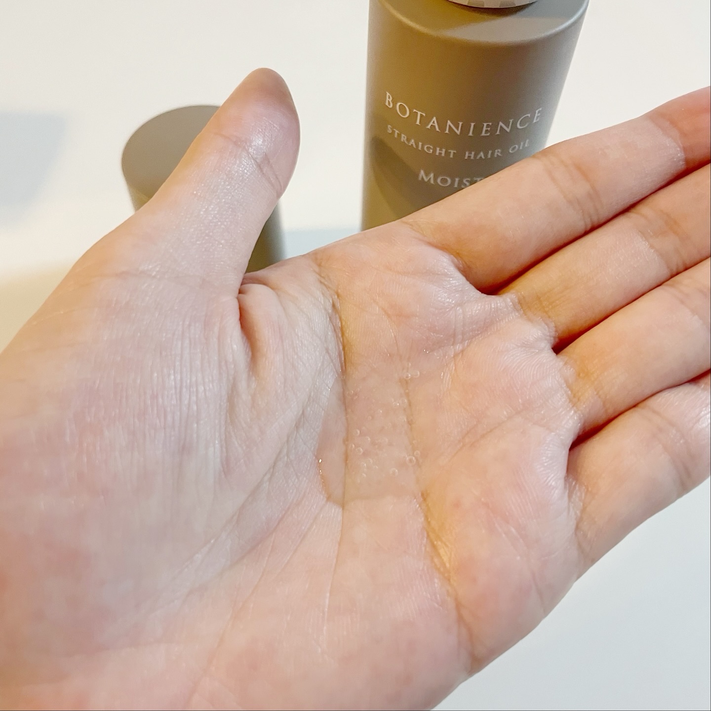 サンコール R-21 ボタニエンス ストレートヘアオイル モイストのクチコミ「⁡
最近、雨が多くなってきて
髪の毛の悩みも多くなってきたので、
⁡
ボタニエンスのスタイリン.....」（3枚目）