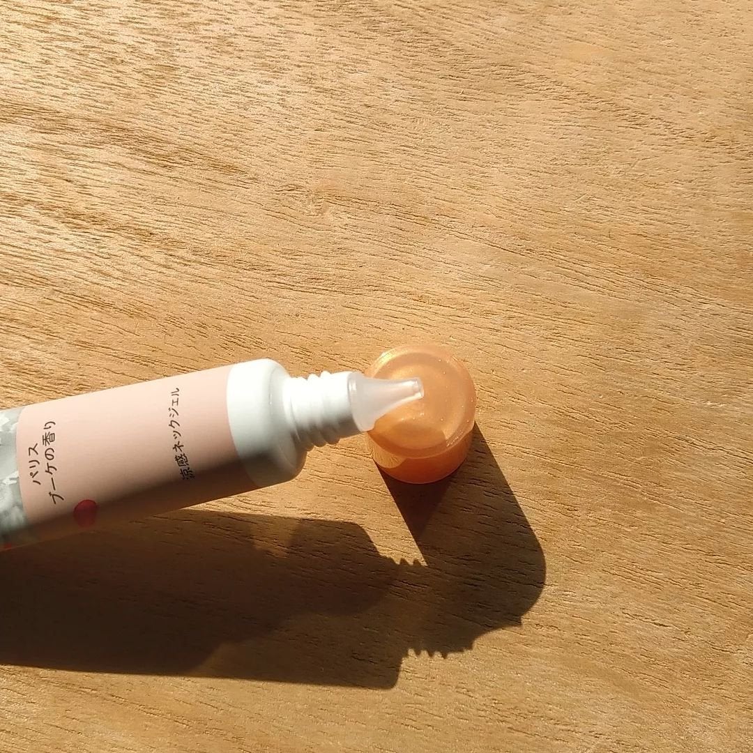 8x4 アロマスイッチ 涼感ネックジェル パリスブーケの香り/8x4/デオドラント・制汗剤を使ったクチコミ(5枚目)