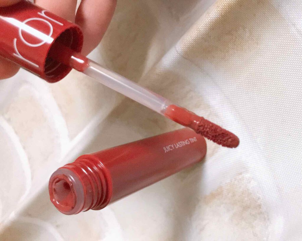 ジューシーラスティングティント/rom&nd/リップティントを使ったクチコミ(2枚目)