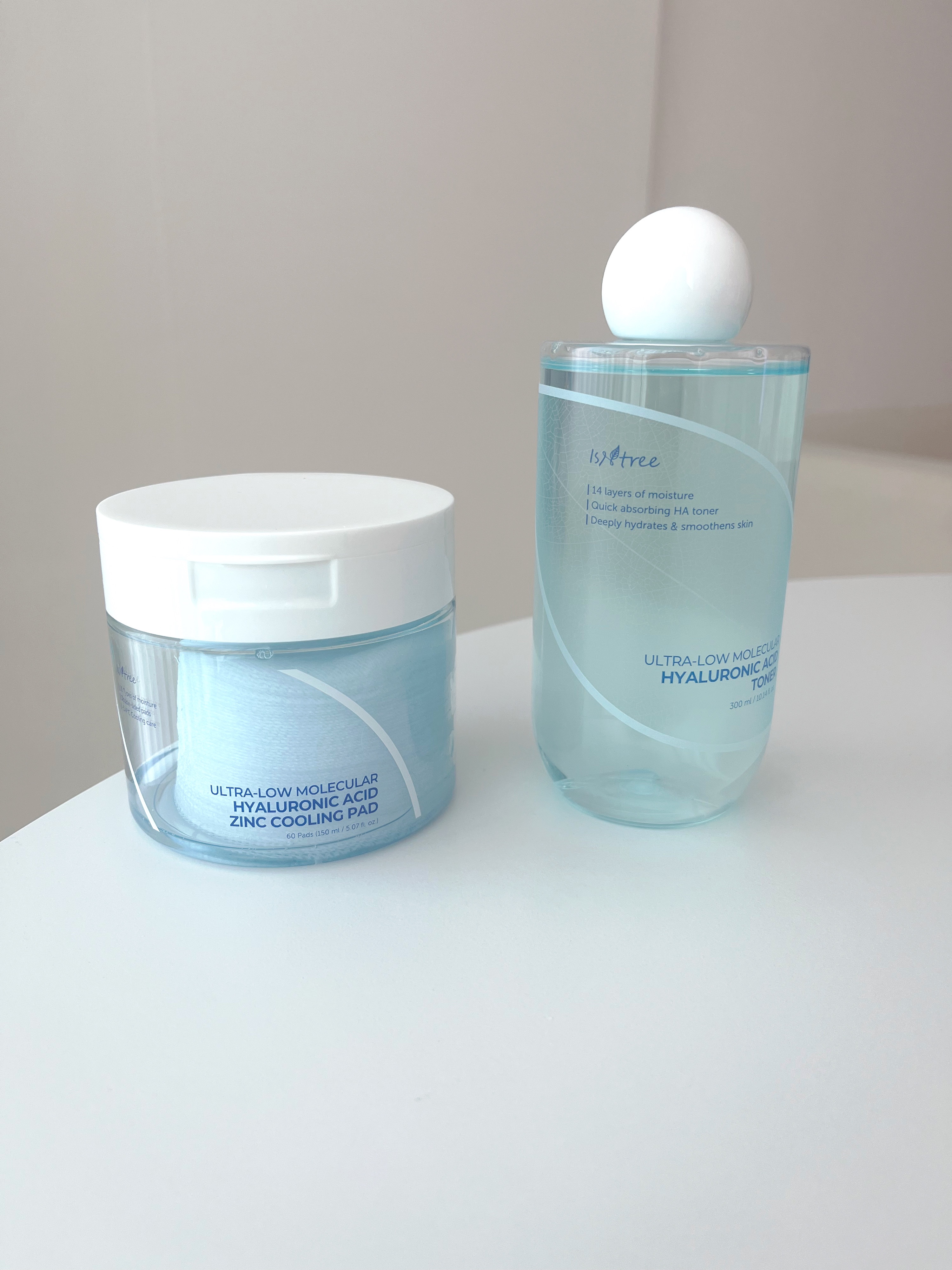 Isntree
超低分子ヒアルロン酸ジンククーリングパッド

肌に水分を与えて、ほてりを抑えてくれるトナーパッド！
メイク前にぴったりで、肌をひんやりと、潤いを与えてくれます☺️

超低分子ヒアルロン酸トナー

トナーパッドにプラスして欲し