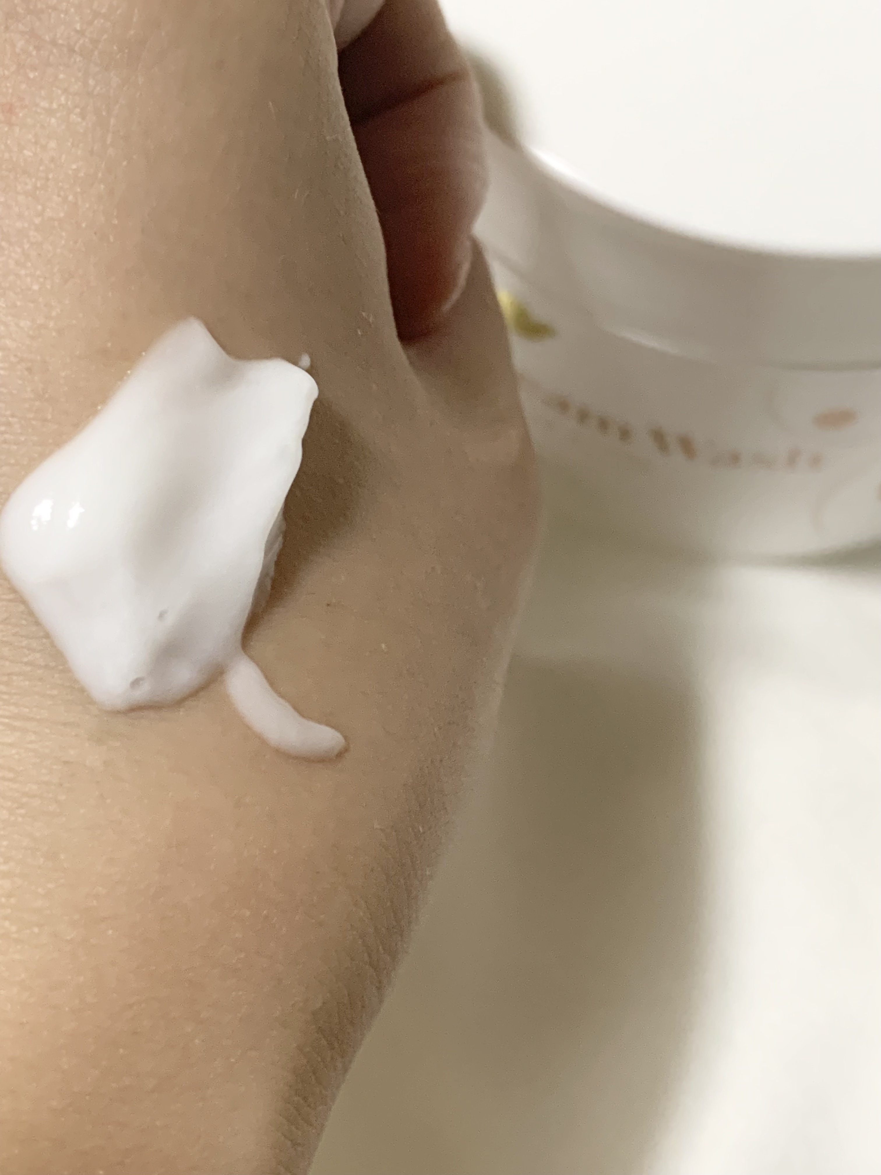 ダヴ クリームボディウォッシュ ジョイアスグロウ/ダヴ/ボディソープを使ったクチコミ（3枚目）