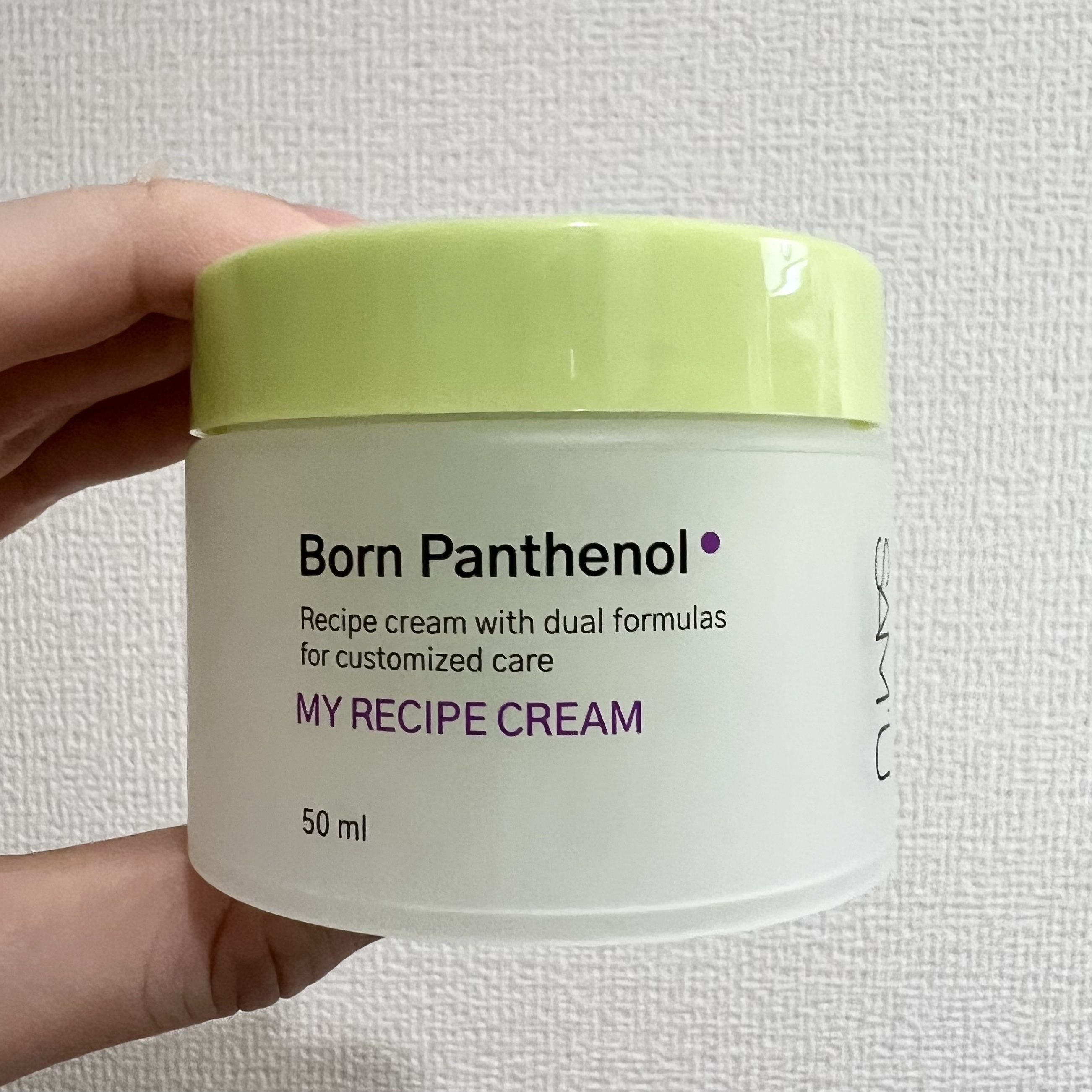 \ 季節の変わり目で肌調子がゆらぎやすい方にも/
『肌状態に合わせて、カスタマイズできる！
オススメのクリーム』

サミュ SAMU
ボーンパンテノールマイレシピクリーム
日本販売価格：3,300円（税込）容量：50ml

まさに今の季節に