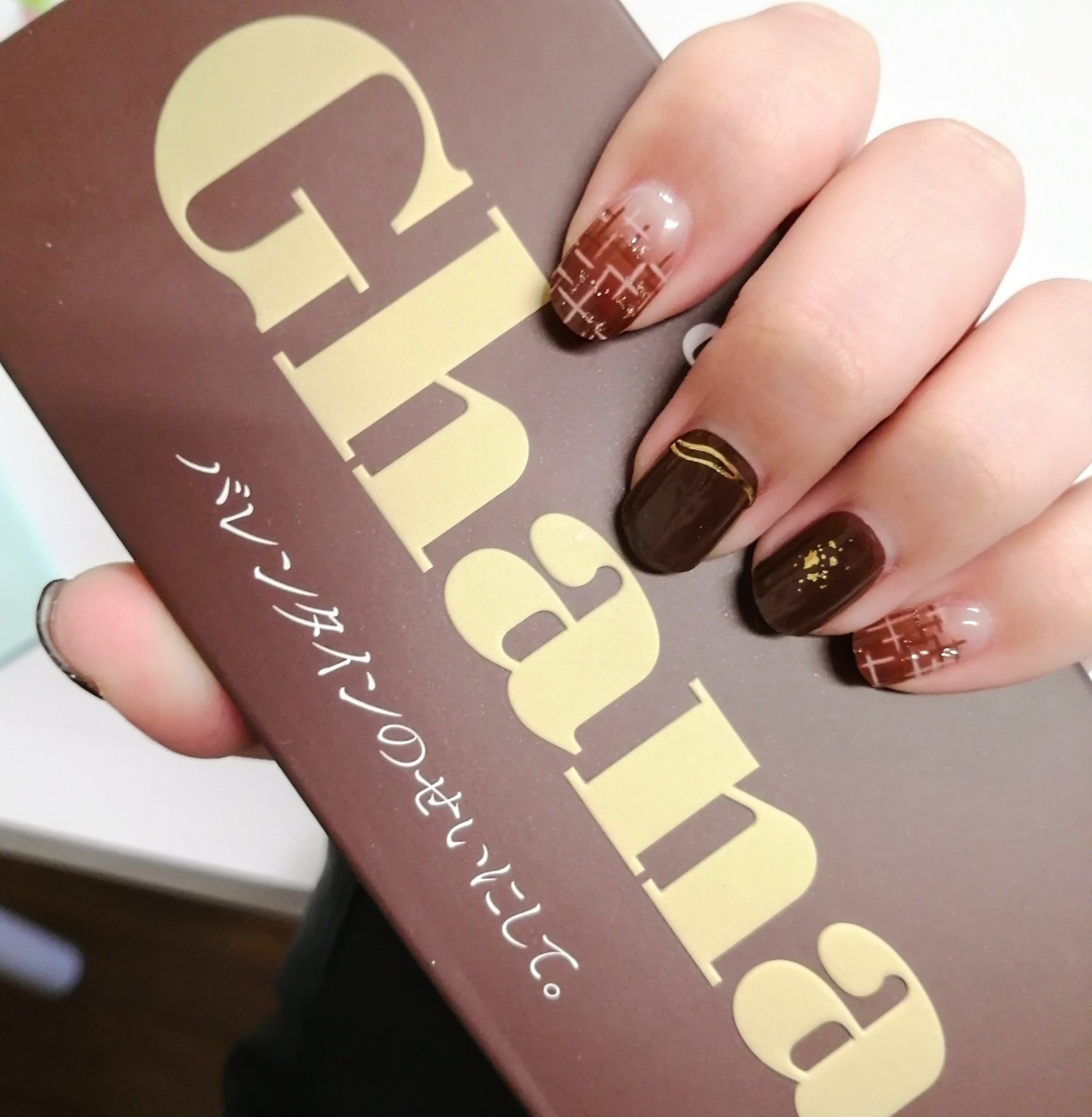 ガーナとコラボしたネイル、かわちいすぎ

毎度思うんだけど手が小さくてクリームパンだから何かを持った時に綺麗に映せなくて手がしにそうになるwww

親指が写ってるけど全体が微妙に見づらい写真とどっちが良いかなと思ったけどきちんと映えてそうな