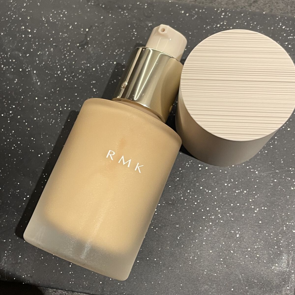 RMK リクイドファンデーション フローレスカバレッジ/RMK/リキッドファンデーションを使ったクチコミ（2枚目）