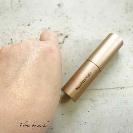 bareMinerals CR ハイドレイティング ファンデーション スティックのクチコミ「モニター使用です。
みずみずしいリキッドファンデーションが
そのままスティックになったよう。.....」(3枚目)