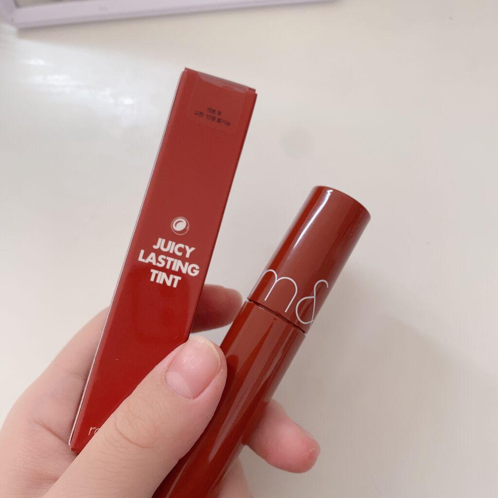 ジューシーラスティングティント/rom&nd/リップティントを使ったクチコミ（2枚目）