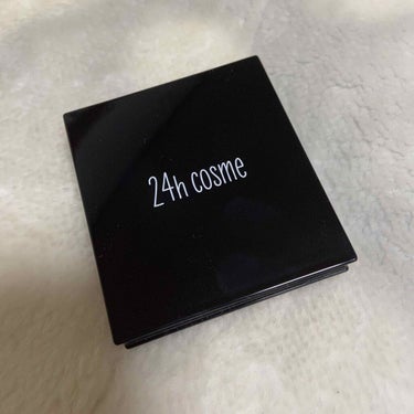 24h cosme 24 ミネラルパウダーファンデ（プチサイズ）のクチコミ「こんばんは〜🌚
今回は24h cosmeをご紹介します。ちなみに初めて購入しました😎お値段は1.....」（1枚目）