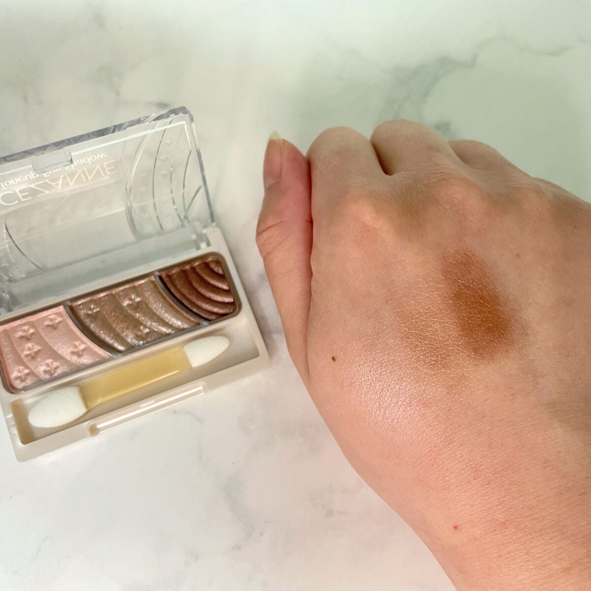 トーンアップアイシャドウ/CEZANNE/アイシャドウパレットを使ったクチコミ(3枚目)