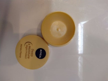 ディープモイスチャーナイトプロテクト はちみつの香り/ニベア/リップマスクを使ったクチコミ(1枚目)