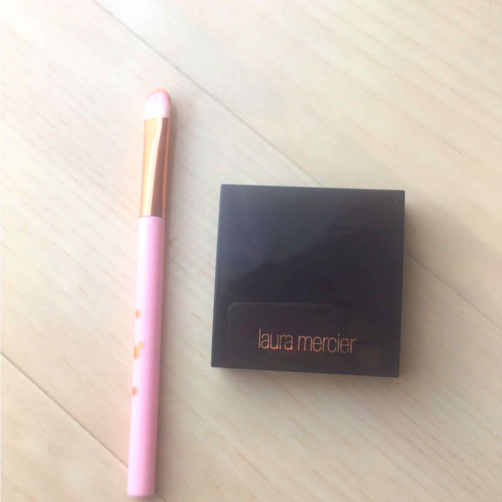 シークレット ブラーリング パウダー フォー アンダー アイズ/ローラ メルシエ/プレストパウダーを使ったクチコミ（1枚目）