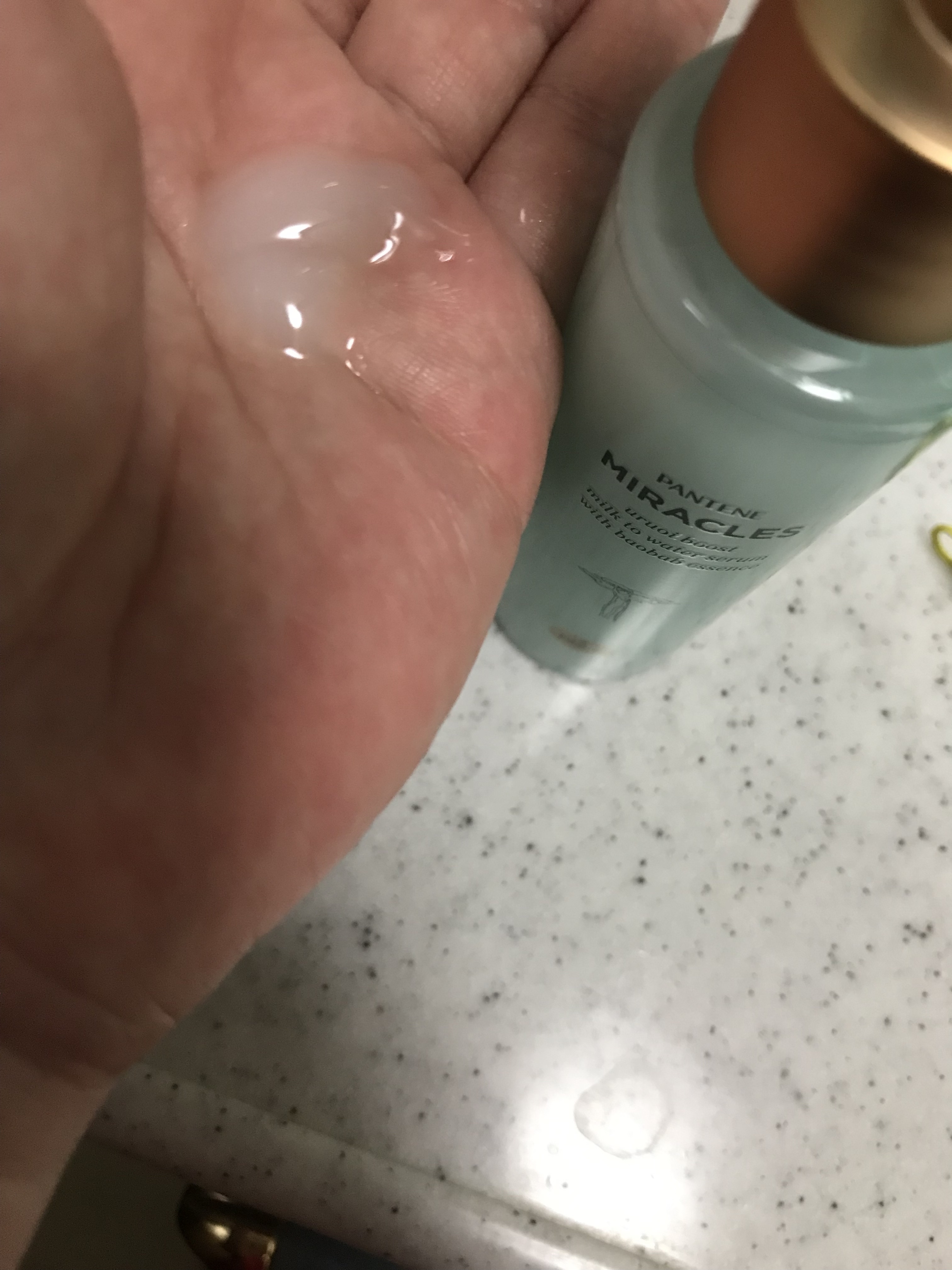 ミラクルズ うるおいブーストミルクウォーターセラム/パンテーン/アウトバストリートメントを使ったクチコミ（2枚目）