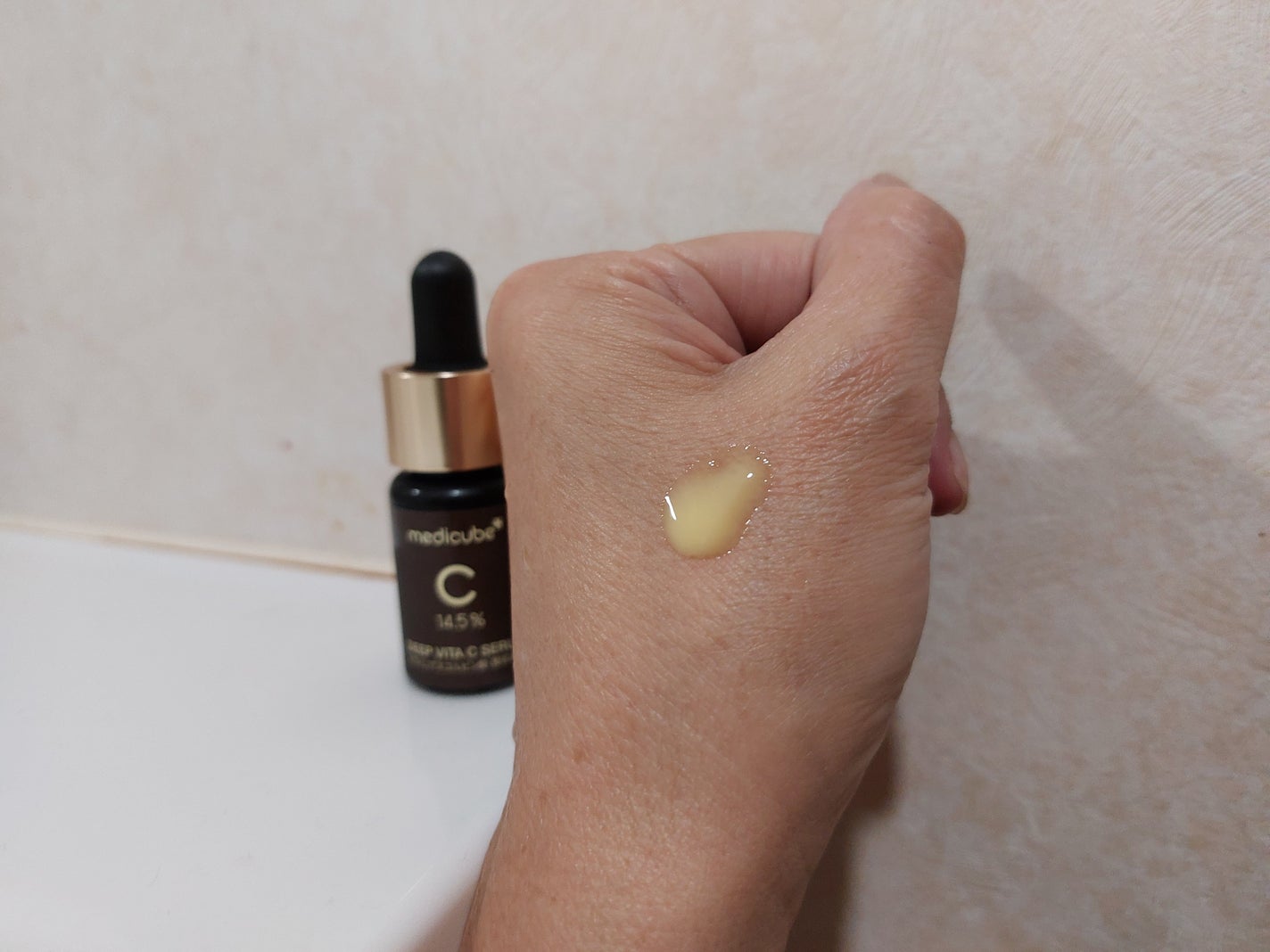 ディープビタCアンプル2.0/MEDICUBE/美容液を使ったクチコミ(3枚目)