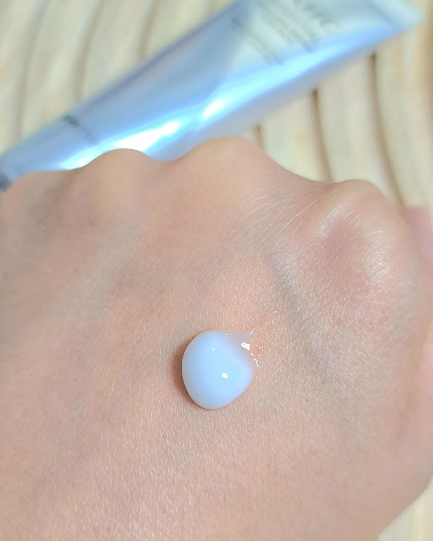 エッセンシャル リアル アイクリーム フォーフェイス/AHC/アイケア・アイクリームを使ったクチコミ（3枚目）