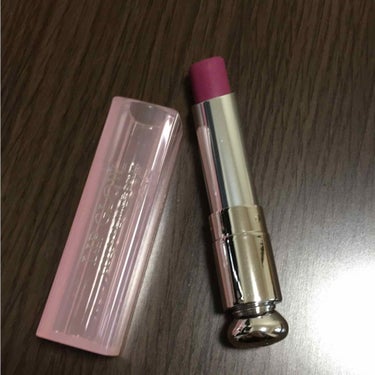 最近の購入品です♡

⭐Dior アディクト リップグロウ006

ガッツリ紫に見えますが唇にのせると
ピンクに少し紫が入っていて
 普段使い出来そうなお色です♡
何よりスルスルとリップ感覚で
塗れるの