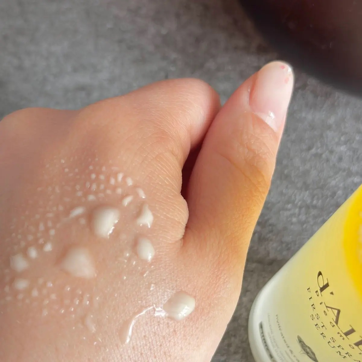 ダルバ ホワイトトリュフファーストスプレーセラム/ダルバ/ミスト状化粧水を使ったクチコミ（3枚目）