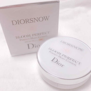 Dior  スノーブルームパーフェクトクッション
SPF50/PA+++
15g×2  ¥8500

透明感。望むままに、明るく、美しく
瞬時にうるおいと、透明感溢れる美しさが咲き誇る肌へ
というディオ