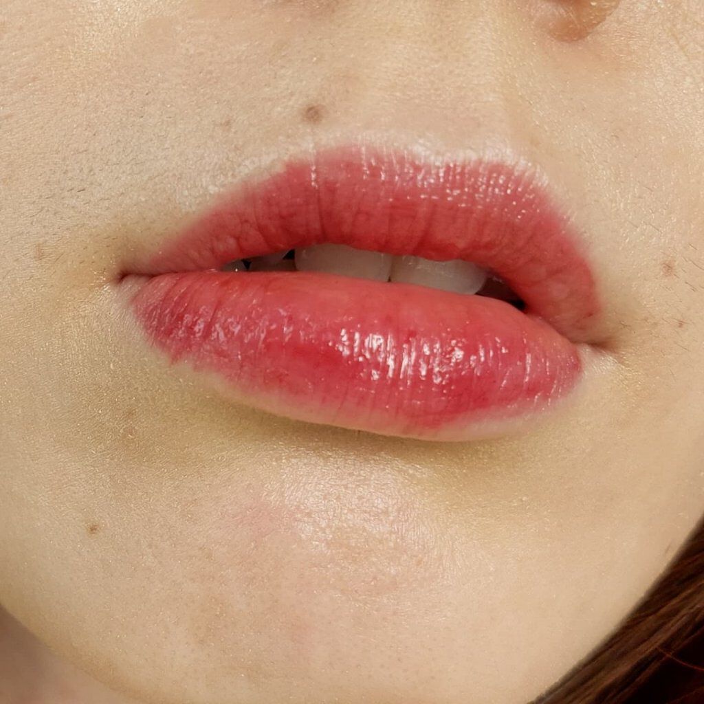 ジューシーラスティングティント/rom&nd/リップティントを使ったクチコミ（3枚目）