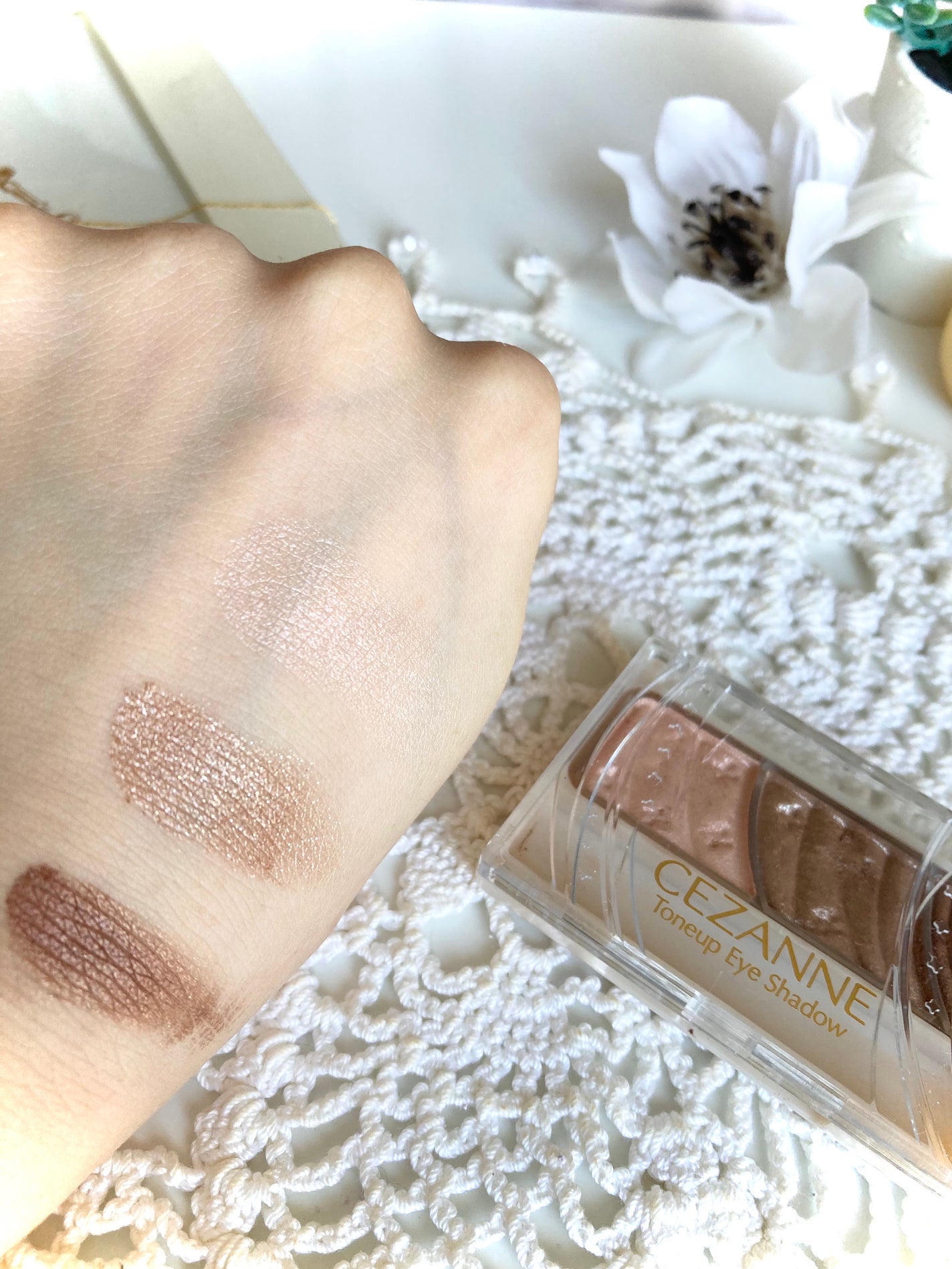 トーンアップアイシャドウ/CEZANNE/アイシャドウパレットを使ったクチコミ(3枚目)