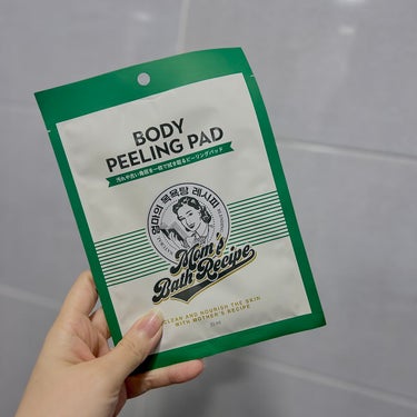 Mom’s Bath Recipe ボディピーリングパッドのクチコミ「マムズバスレシピのボディピーリングパッドをお試しさせていただきました🫧

韓国のアカスリ文化を.....」（1枚目）