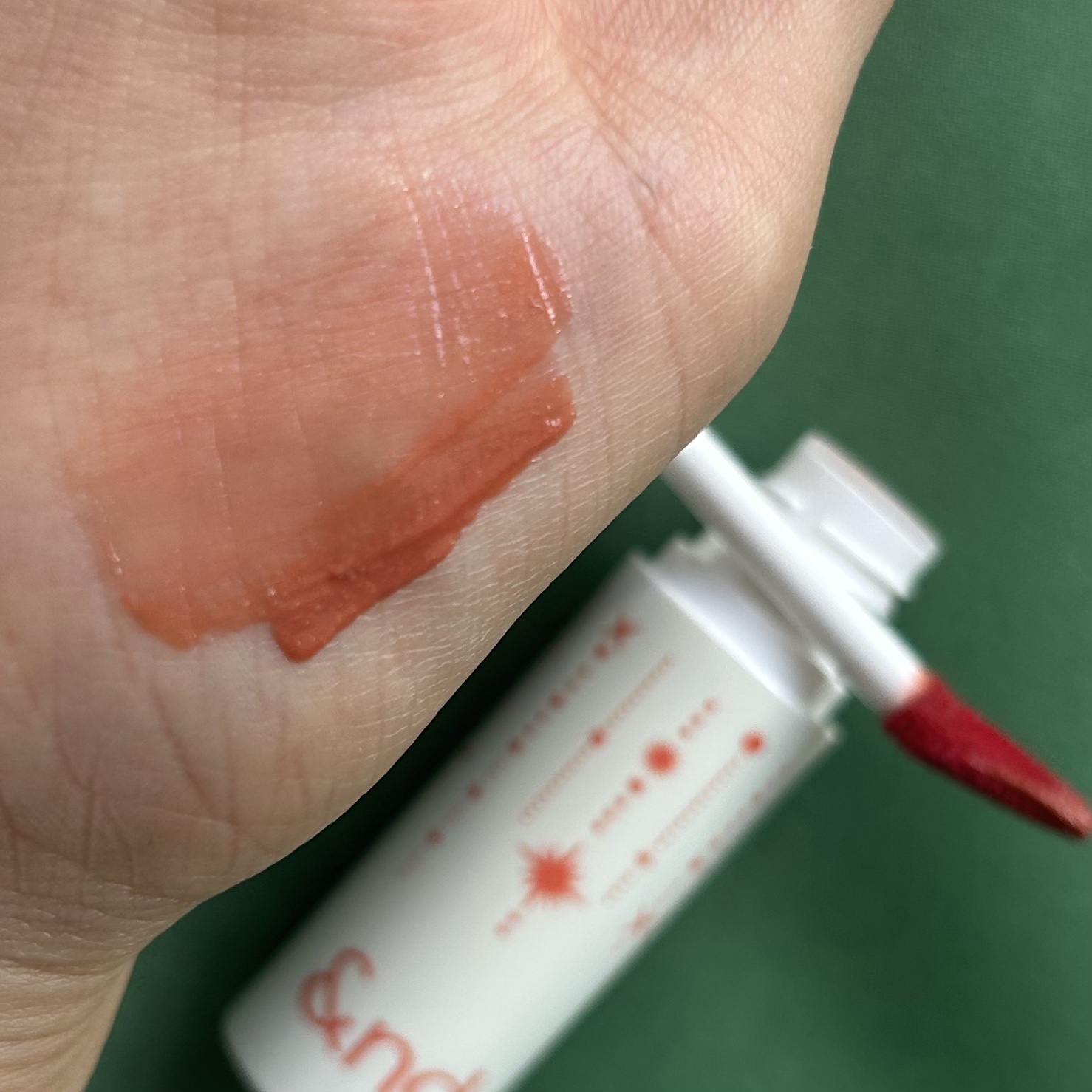 アンドバイロムアンド　グラッシーボムティント/&nd by rom&nd/リップティントを使ったクチコミ（3枚目）