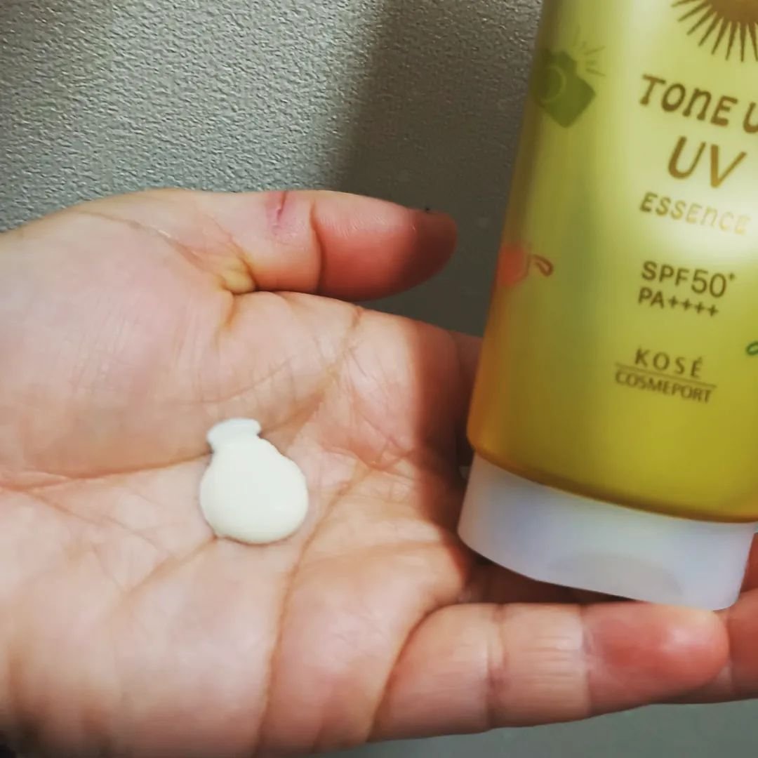 サンカットR トーンアップUV エッセンス/サンカット®/日焼け止めローションを使ったクチコミ（3枚目）