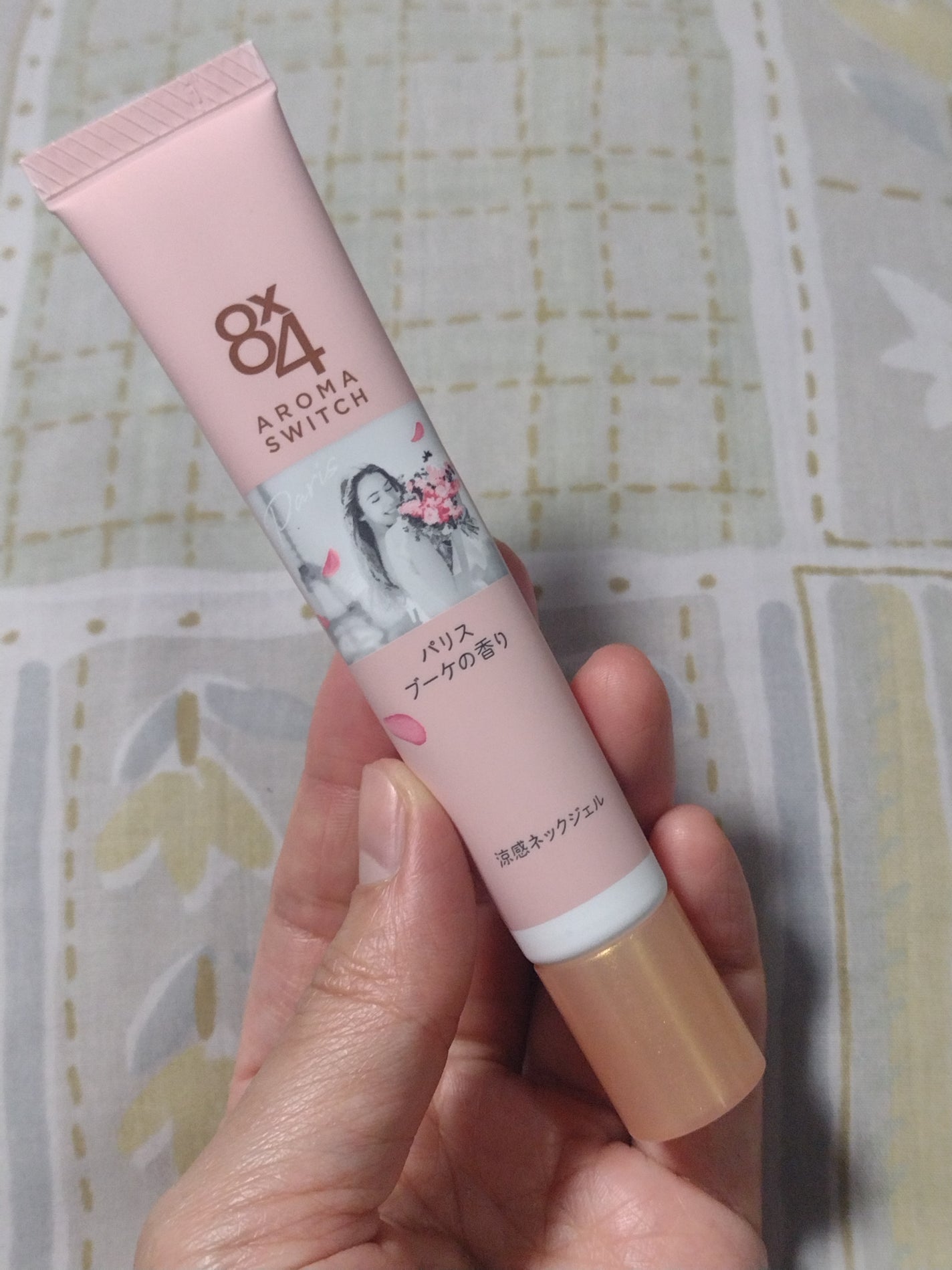 8x4 アロマスイッチ 涼感ネックジェル パリスブーケの香り/8x4/デオドラント・制汗剤を使ったクチコミ(3枚目)
