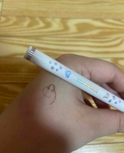 ハル on LIPS 「SHEINにて購入しました。細く描けて発色がよくて最高!割引か..」(1枚目)