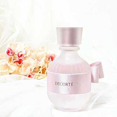 

☑︎DECORTÉ / ︎キモノサクラオードトワレ

いつか買いたいと思ってたシリーズの香水に
桜の香りが出ると知ってすぐ予約して
ちゃっかりお迎えしてたやつ🌸.*

キモノシリーズ本当にパケが可愛