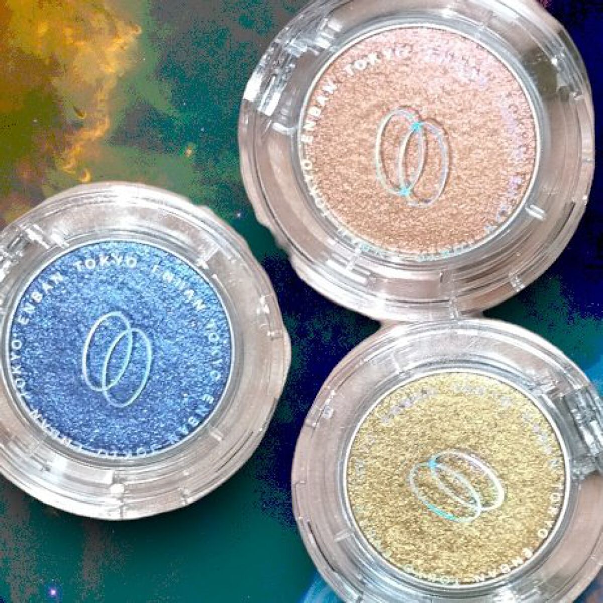 マルチグリッターカラー 17 MANGETSU（マンゲツ）/ENBAN TOKYO/単色アイシャドウを使ったクチコミ（2枚目）