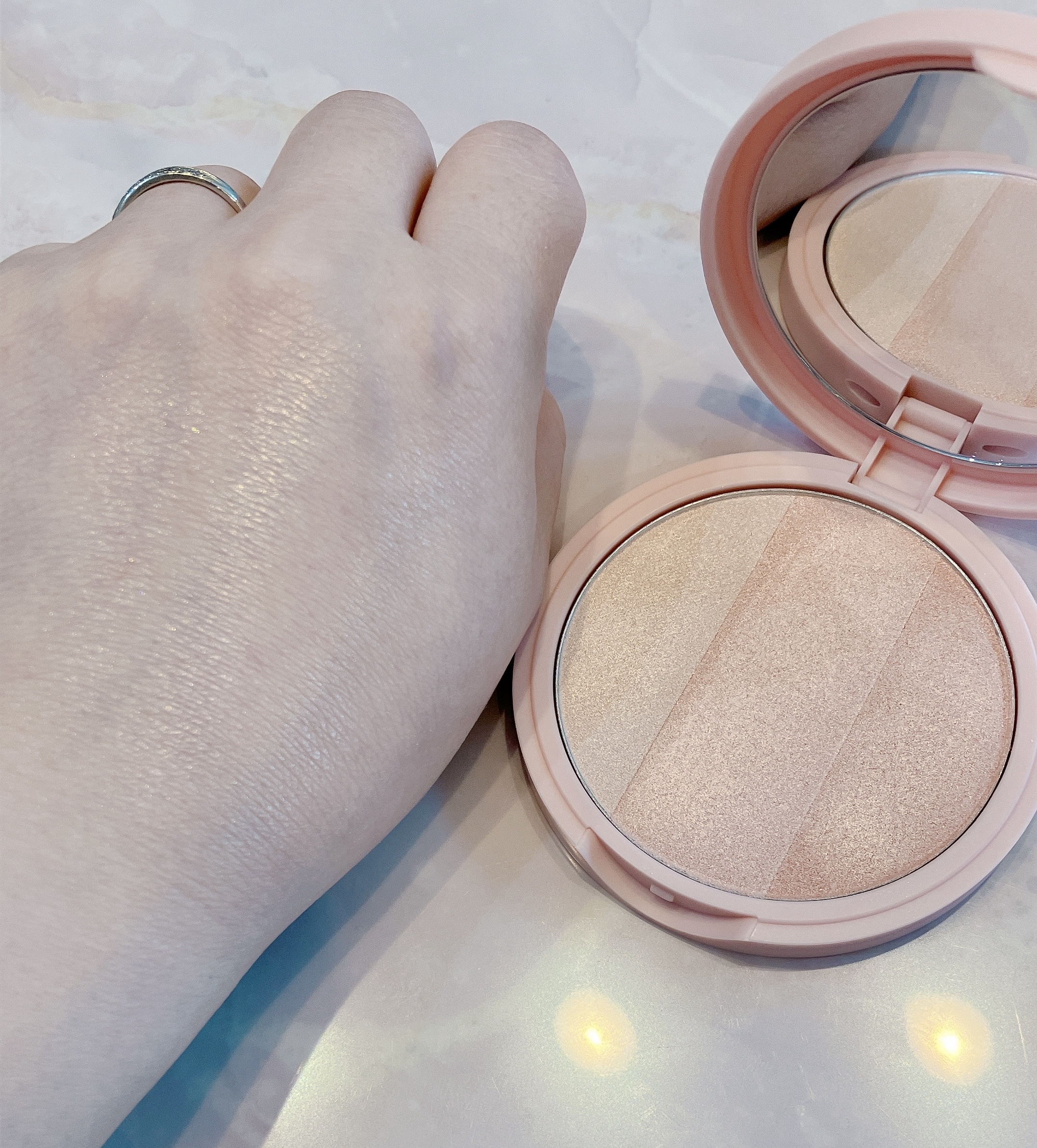 アートクラスバイロダン ハイライター #2 ルミナス/too cool for school/パウダーハイライトを使ったクチコミ（2枚目）