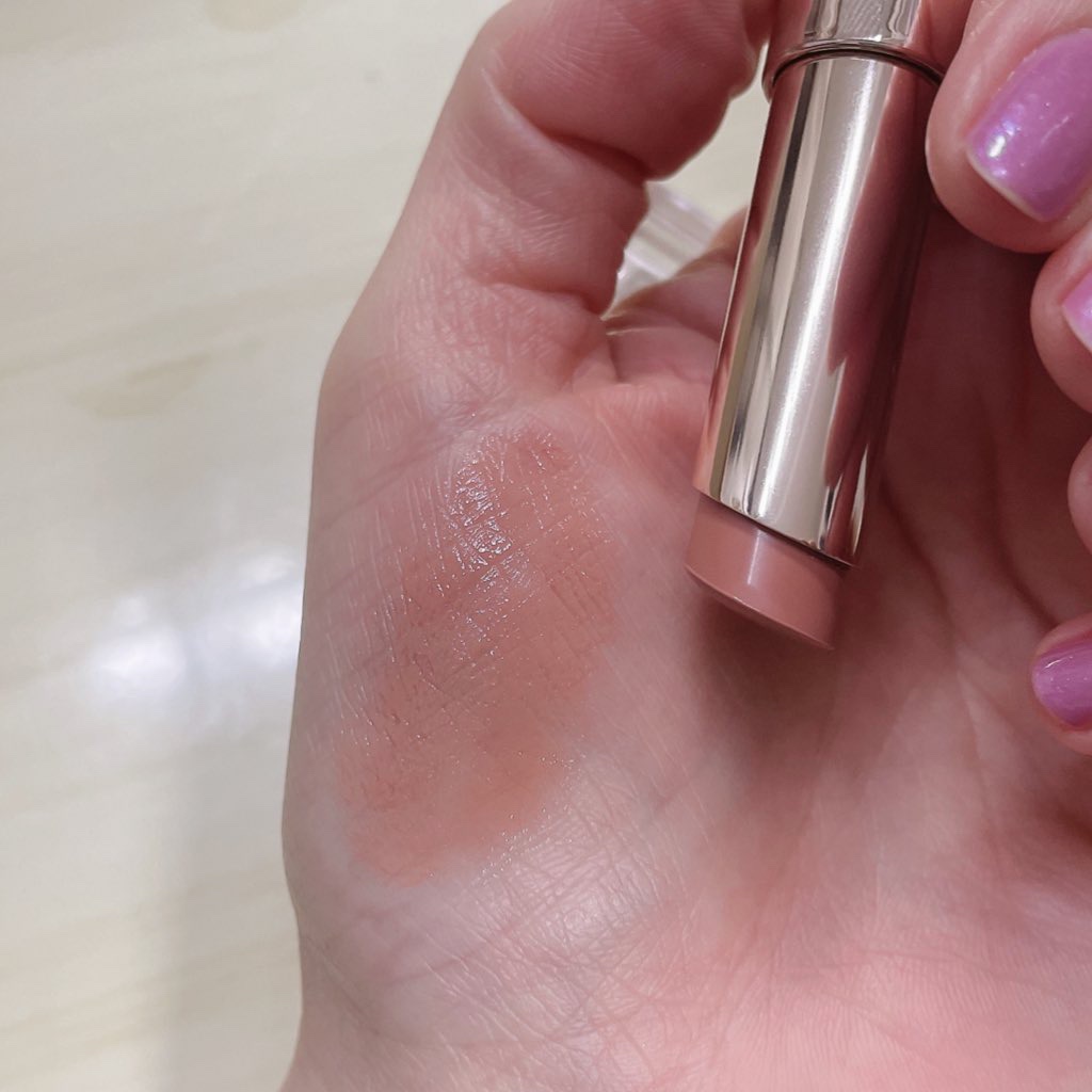 イドル リップ バターグロウ 21 シェードスローイング ベージュ　/LANCOME/口紅を使ったクチコミ（3枚目）