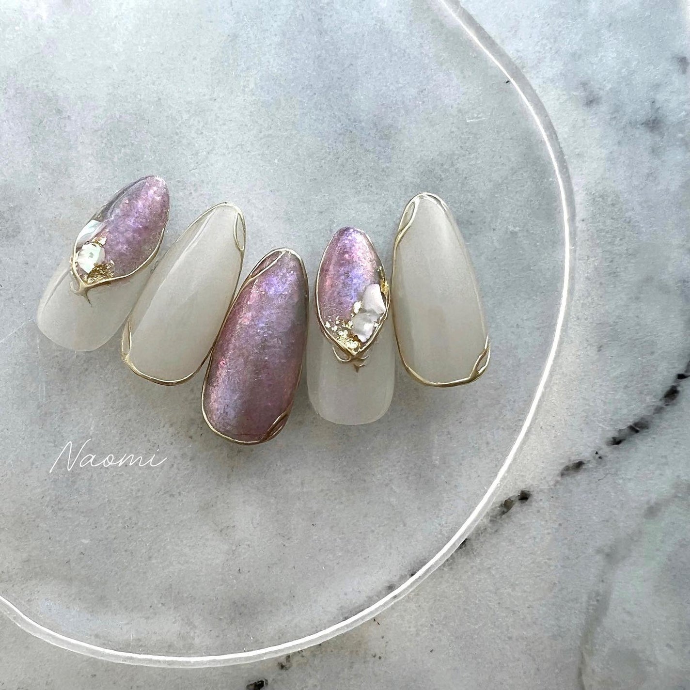 naomi on LIPS 「きらきらnail✨詳細は@nail_academy.anoan..」(1枚目)