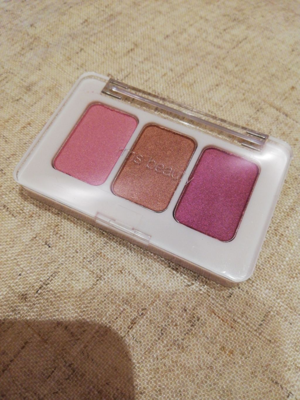 スウィフトシャドウトリオ/rms beauty/アイシャドウパレットを使ったクチコミ（1枚目）