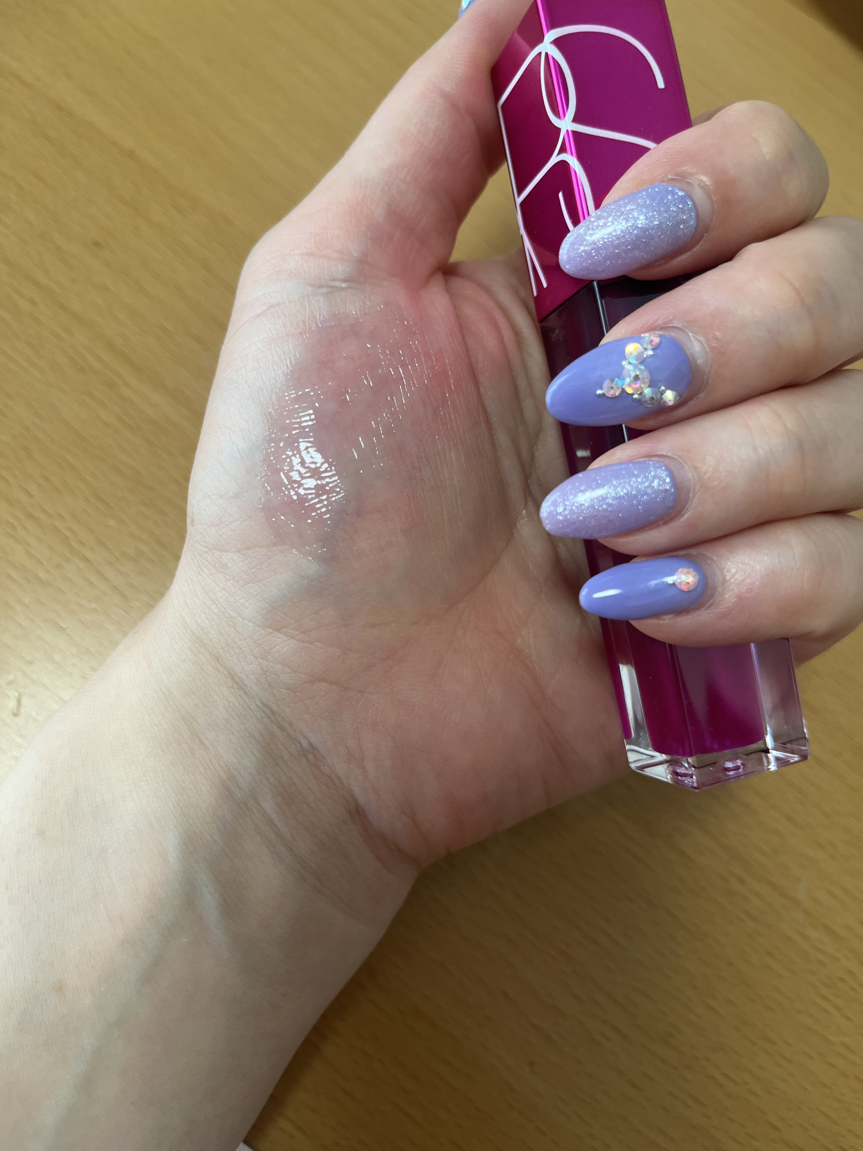 オイルインフューズド リップティント/NARS/リップティントを使ったクチコミ（3枚目）