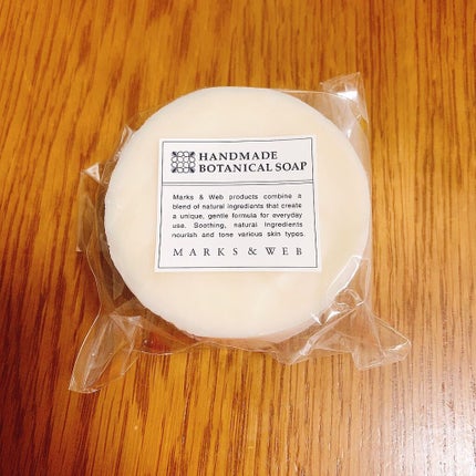 MARKS&WEB ハンドメイドボタニカルソープ ミント/塩のクチコミ「【MARKS&WEB ハンドメイドボタニカルソープ ミント/塩】のレビュー
100gサイズを.....」(2枚目)