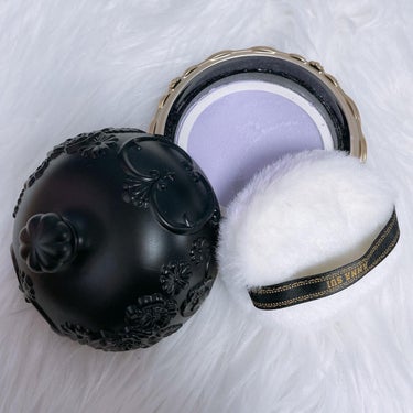 ANNA SUI ルース パウダーのクチコミ「ANNA SUI
ルースパウダー
⁡
ANNA SUIといえばパープル💜
⁡
パープルのお粉で.....」（3枚目）