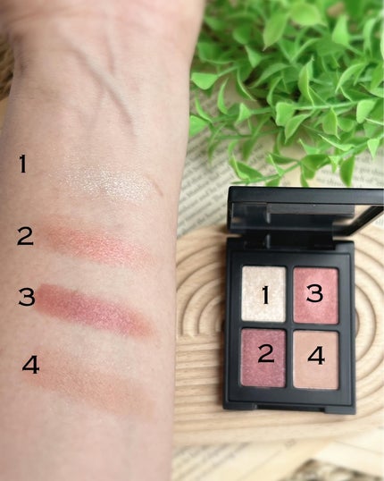 エトワルローズ 4色アイシャドウ/Étoile Rose/アイシャドウパレットを使ったクチコミ(5枚目)