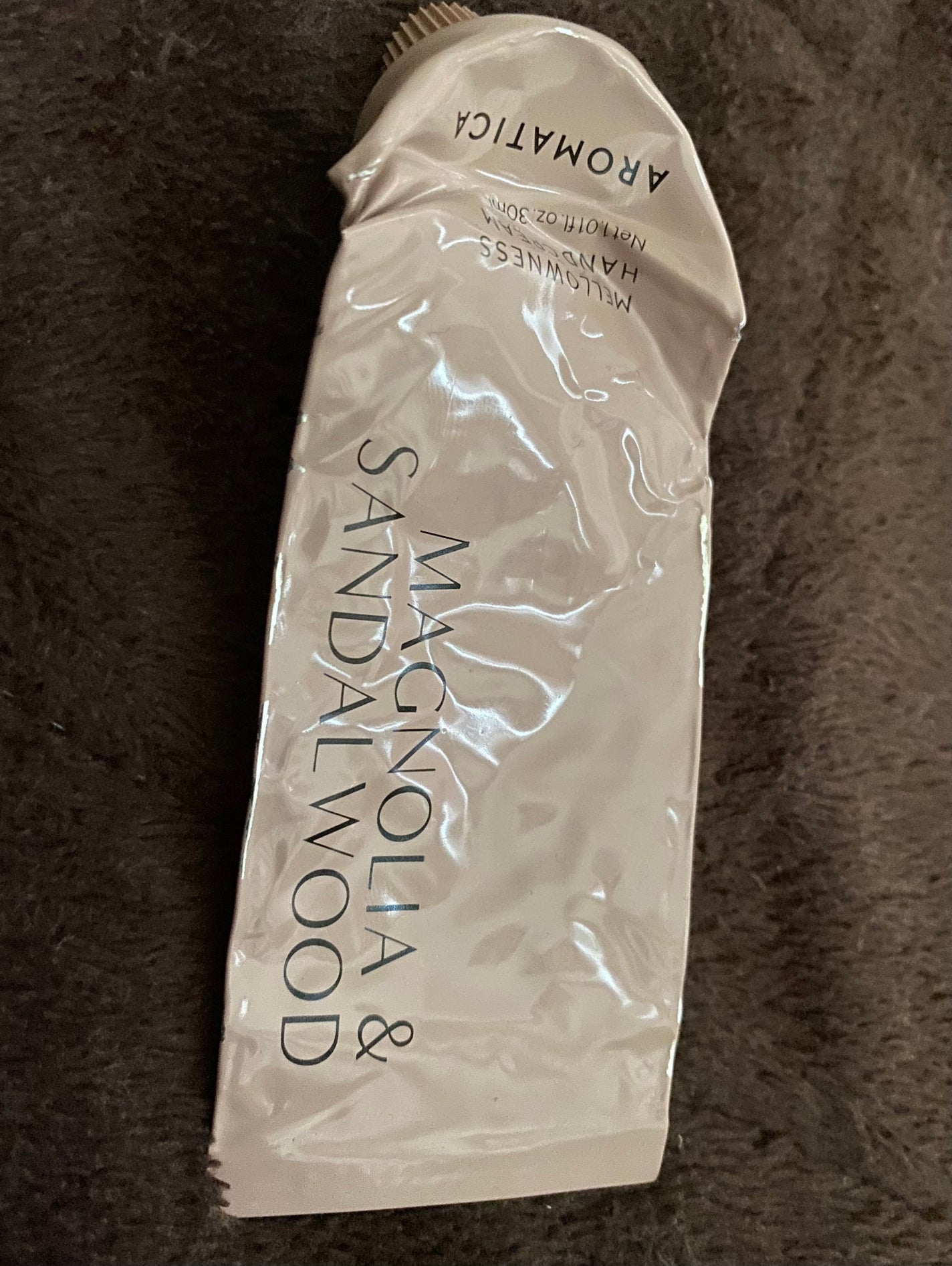 メロウニスハンドクリームマグノリア&サンダルウッド/AROMATICA/ハンドクリームを使ったクチコミ(1枚目)