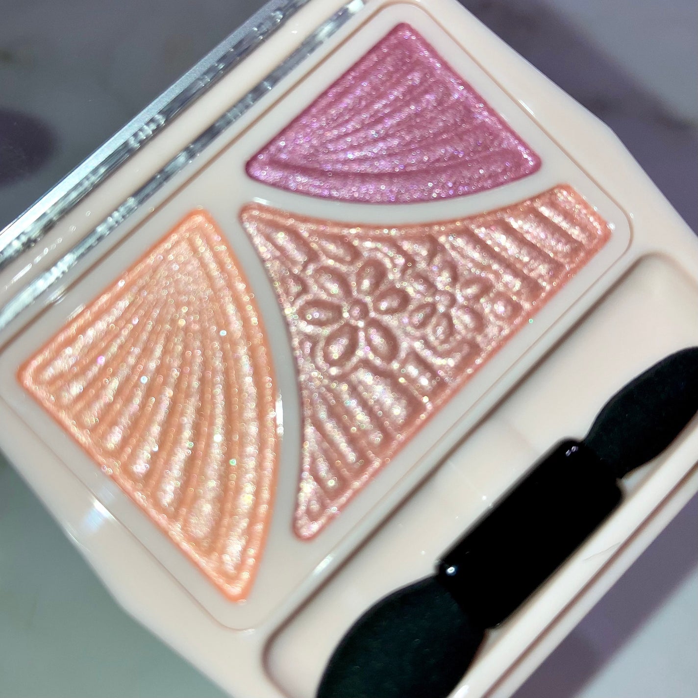 ジューシーピュアアイズ/キャンメイク/アイシャドウパレットを使ったクチコミ(3枚目)