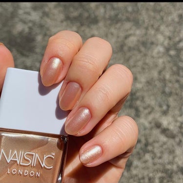 NAILSINC :
コールミーオンユアシェルフォン

細かいオレンジゴールドラメのワンカラーネイル♡
去年の春〜夏にかけてよく使用していましたが、繊細なラメなので通年使えるカラーだと思います🤙🏻

#