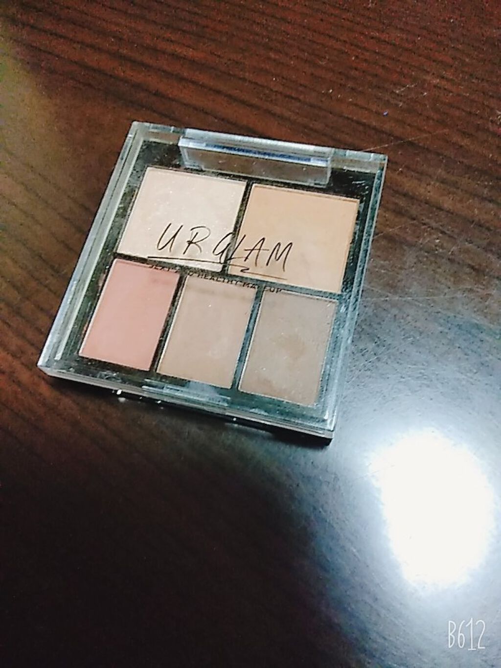 あかりんご🍎 on LIPS 「こんにちは、あかりですダイソーで、買った、アイシャドウ、なんと..」(1枚目)