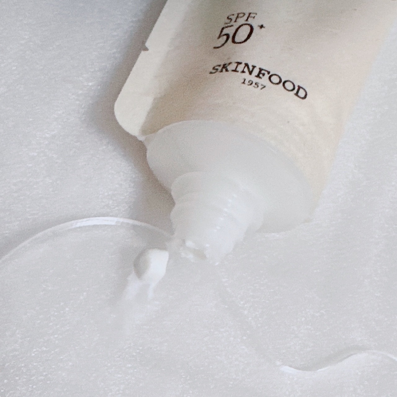 ベリー グローイング サンクリーム/SKINFOOD/日焼け止めクリームを使ったクチコミ（2枚目）