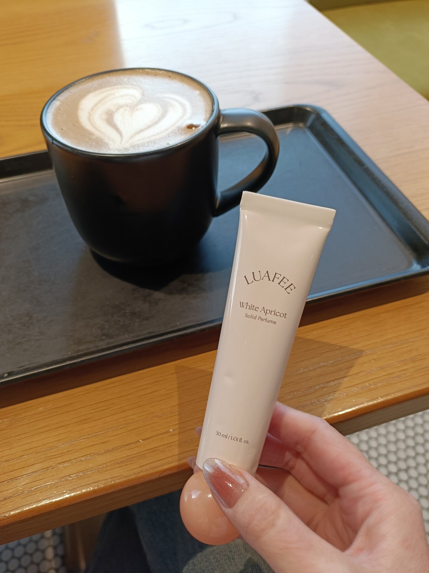 ソリッド パフューム ホワイトアプリコット/LUAFEE/練り香水を使ったクチコミ(4枚目)