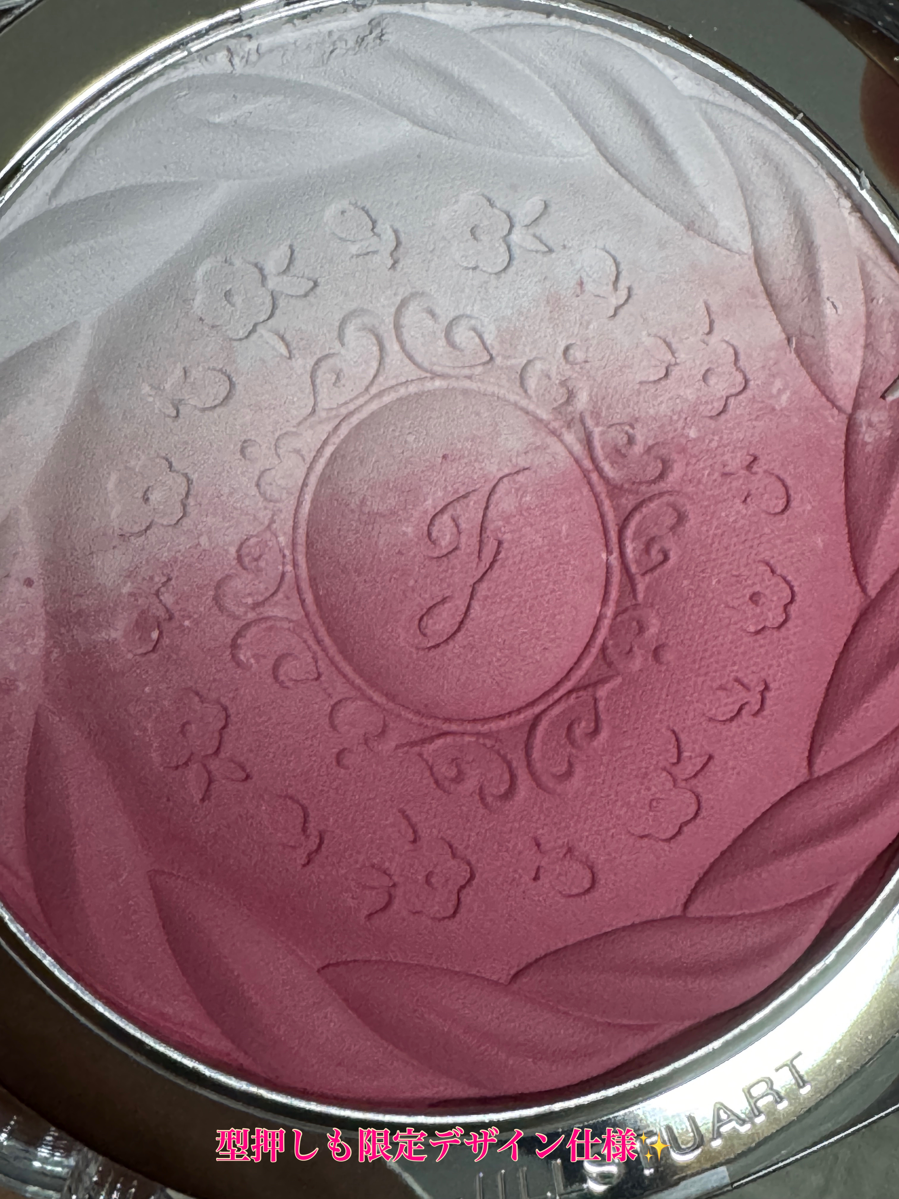 ジルスチュアート　パステルペタル ブラッシュ 102 berry parfait<ギルティパフェタイム>（限定色）/JILL STUART/パウダーチークを使ったクチコミ（3枚目）