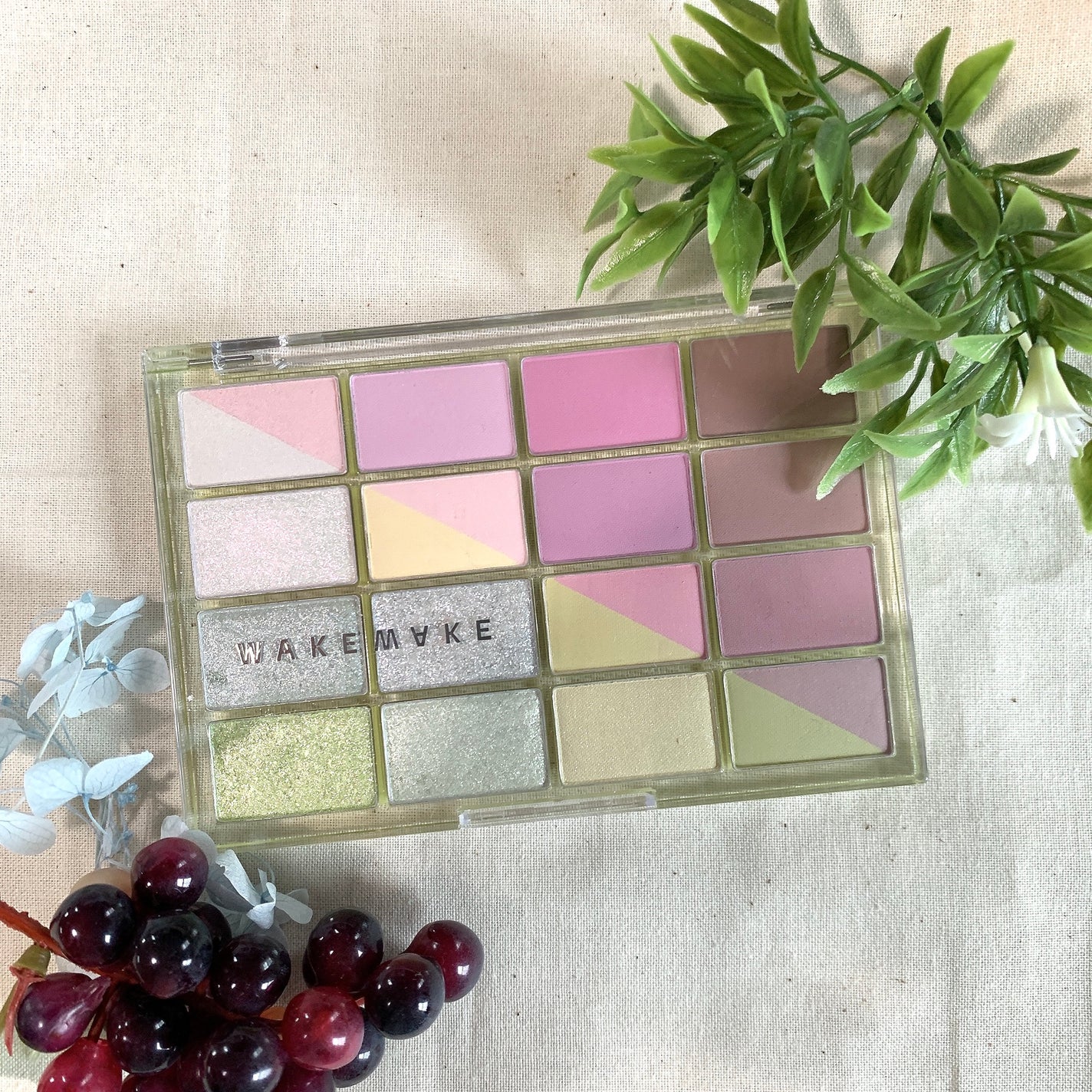 ソフトブラーリングアイパレット/wakemake/アイシャドウパレットを使ったクチコミ(6枚目)